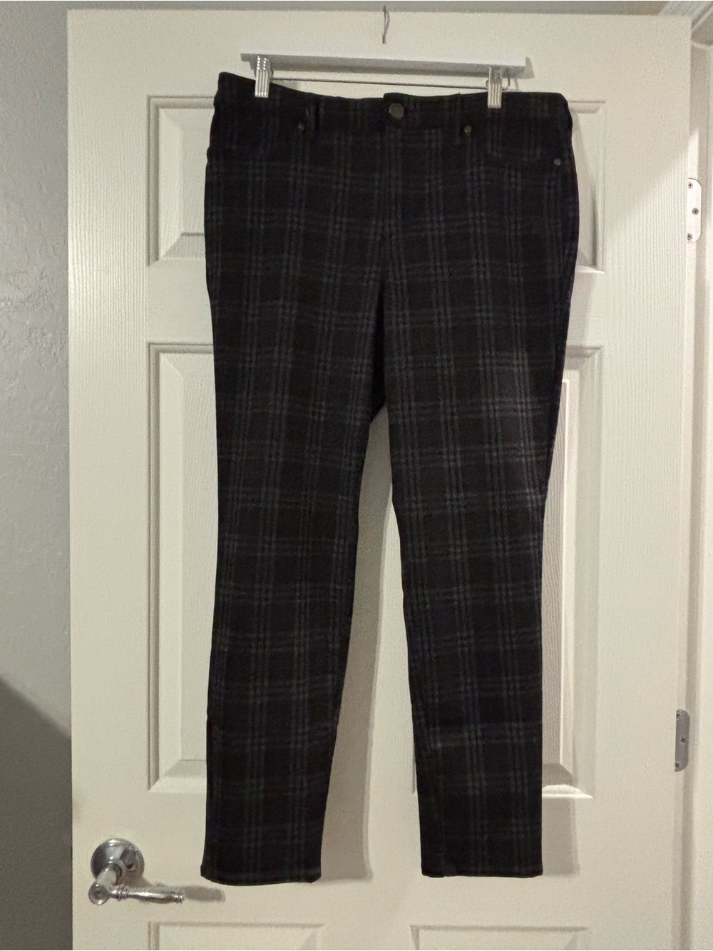 Gloria Vanderbilt Black & Gray Plaid Skinny Pants